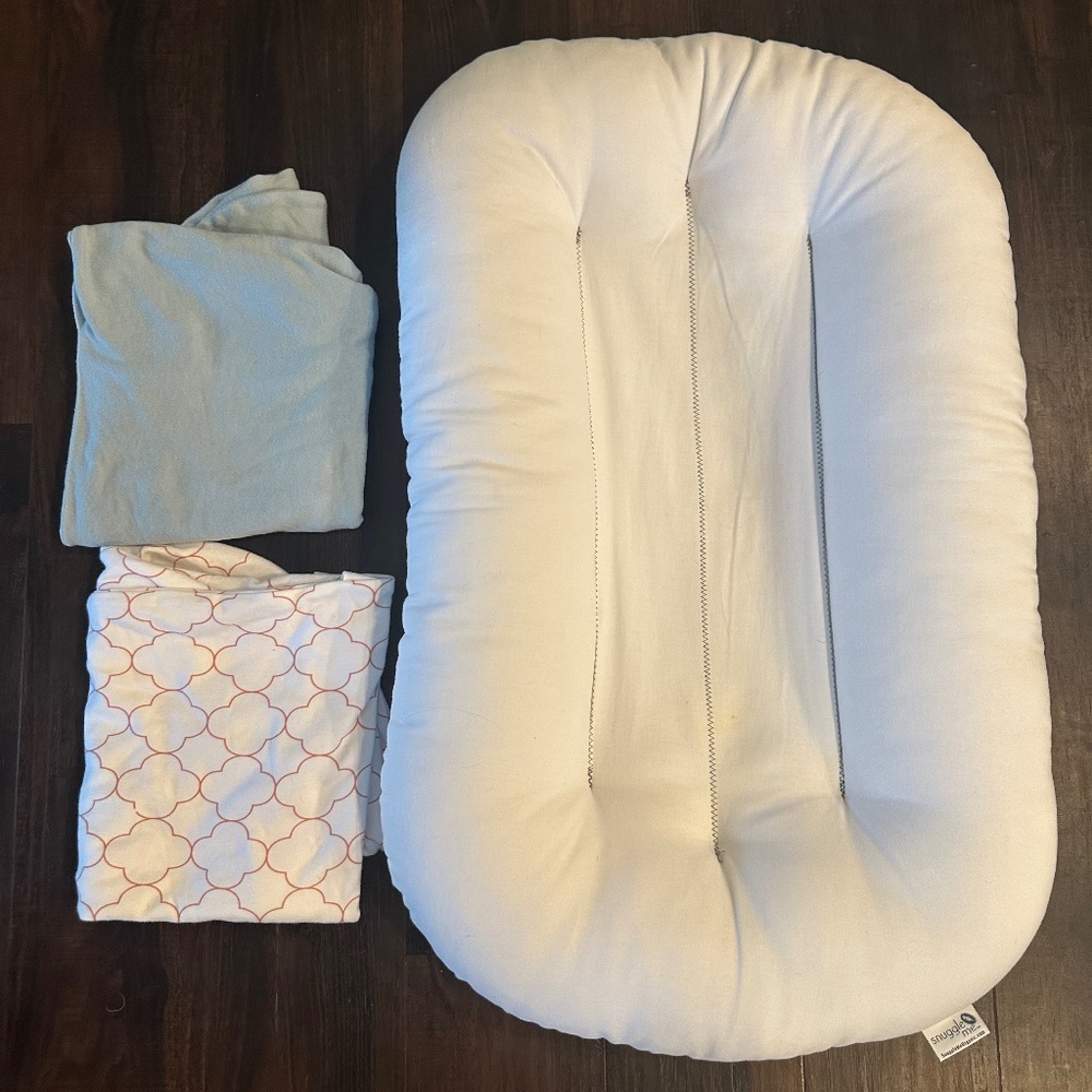 Snuggle Me Infant Lounger and 2 Covers